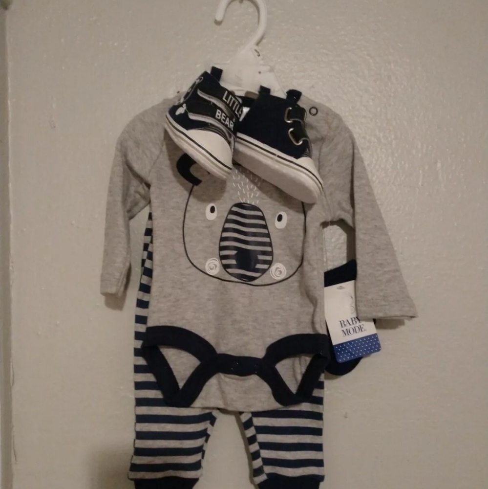 Baby clothes